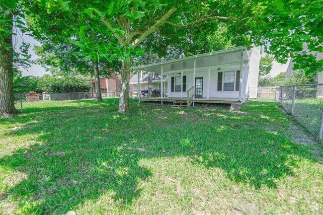 Building Photo - 7131 Point Avery Dr Rental