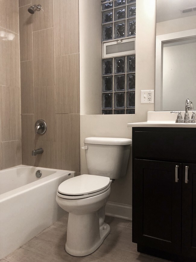 Photo - 1106 W Balmoral Ave Unit 2