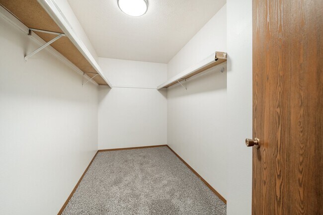 Bentwood Manor Apartments