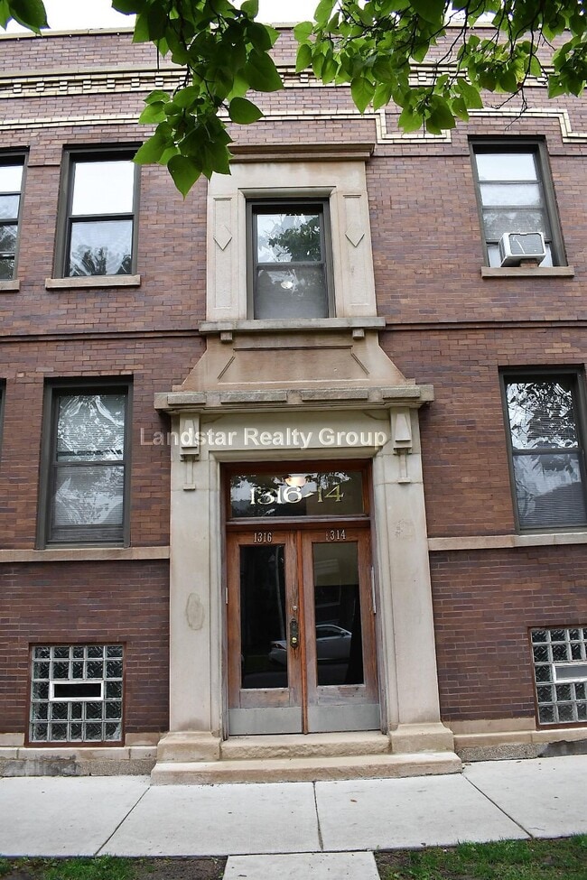 Photo - 1316 W Waveland Ave Apartments Unit 2