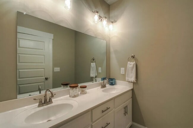 Photo - 123 Berry St