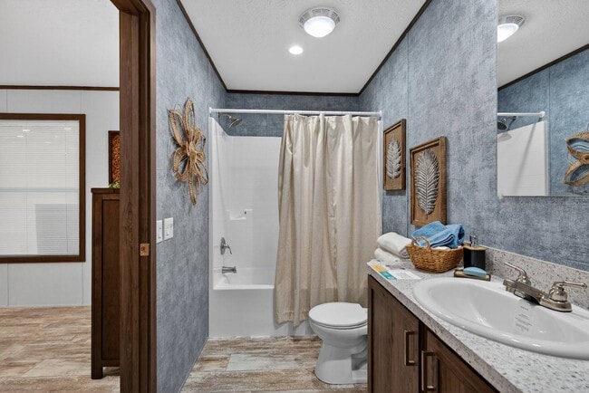 Photo - 300 Glenwood Dr