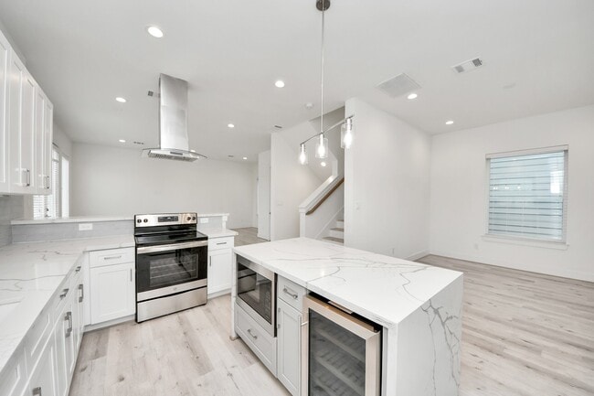 Building Photo - 2920 Nance St