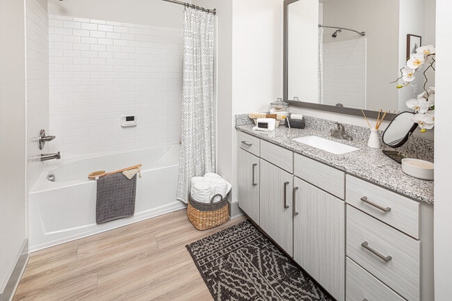 Photo - 8 Metro Station