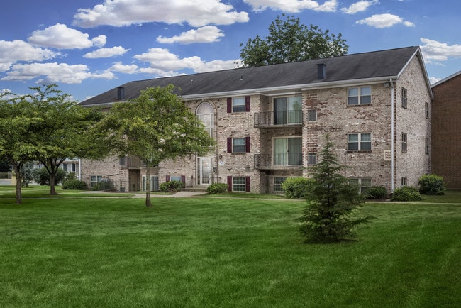 Dunhill Village Apartments