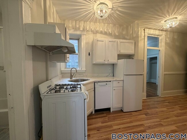 Photo - 38 Hemenway St Unit 19