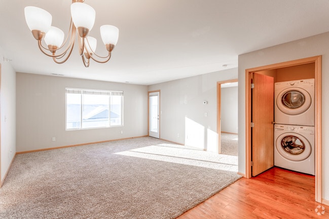 2 habitaciones, 1 baño - 953 pies cuadrados - Corner View Apartments