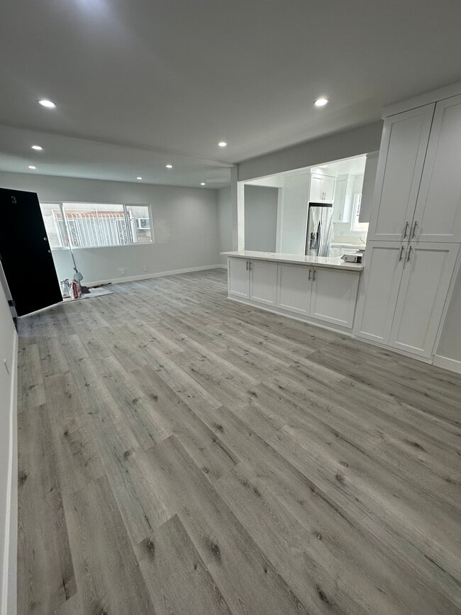 Photo - 8363 Blackburn Ave Unidad 2