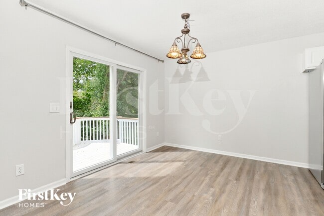 7821 Edgewater Ct