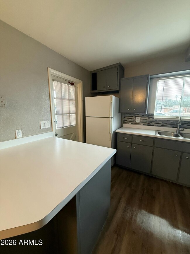 Photo - 102 E Ivy St