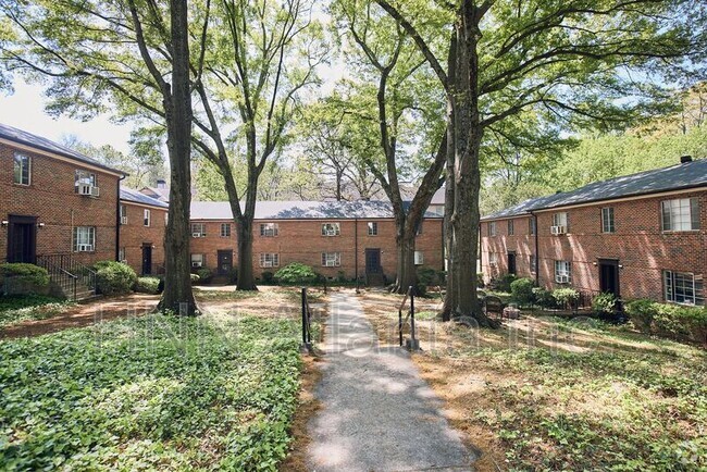 Building Photo - 1086 Briarcliff Rd NE Rental