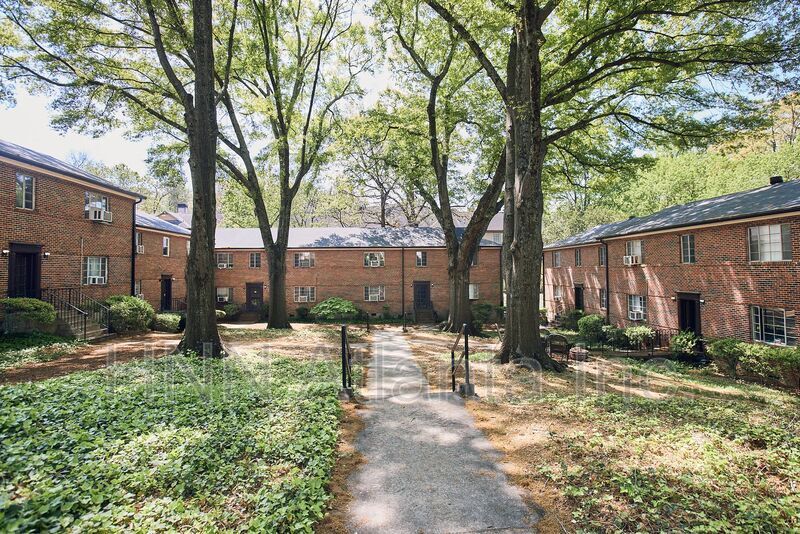 Photo - 1086 Briarcliff Rd, NE