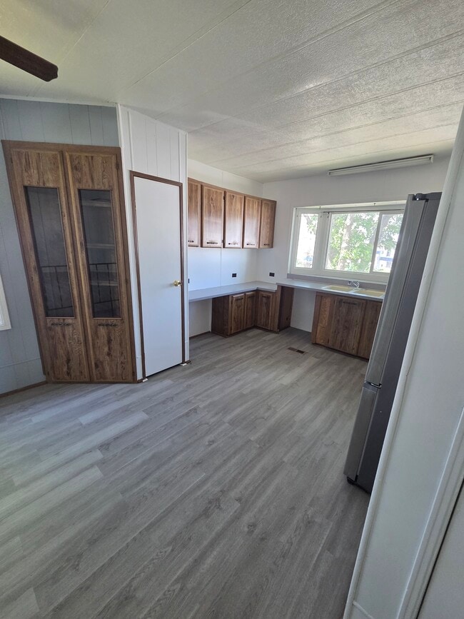 Photo - 1511 Mydland Rd