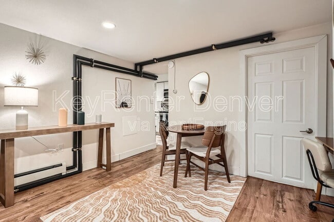 Photo - 682 N Clarkson St