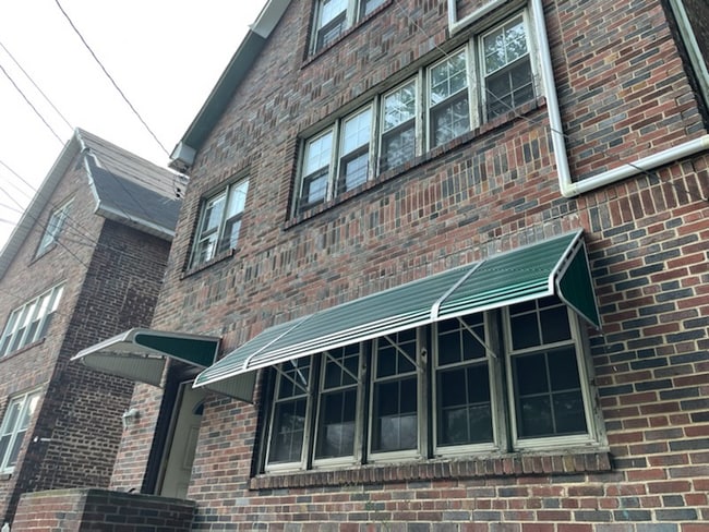 Building Photo - 665 S 3rd Ave Rental