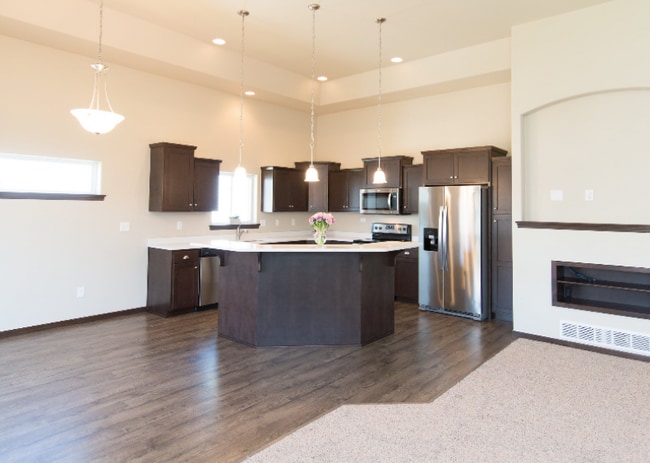 Photo - 2722 Divide St W