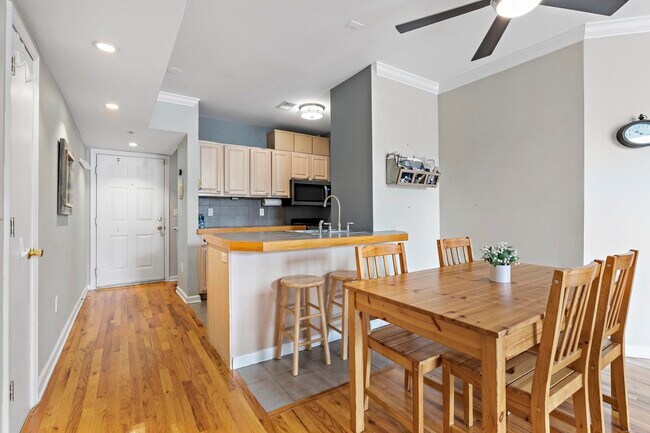 Photo - 510 Monroe St Unit 406