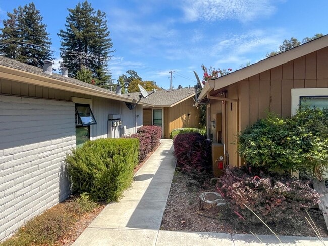 2750 Coffey Ln