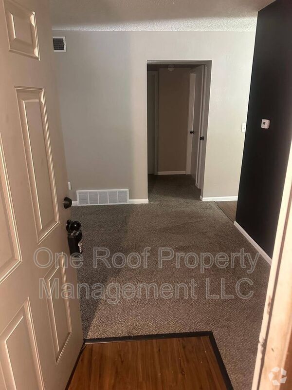 Building Photo - 1909 Chateau Dr Rental