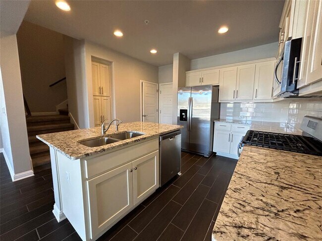 Photo - 13800 Lyndhurst St Unidad 233