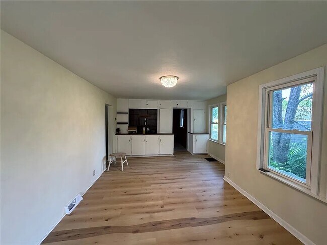 Photo - 400 Willow St