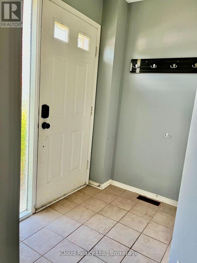 Photo - 40 Glenashton Dr