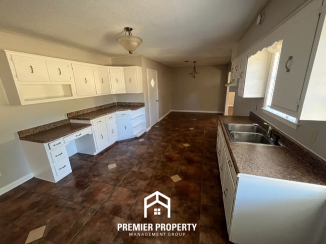 Photo - 4910 Cloister Ave