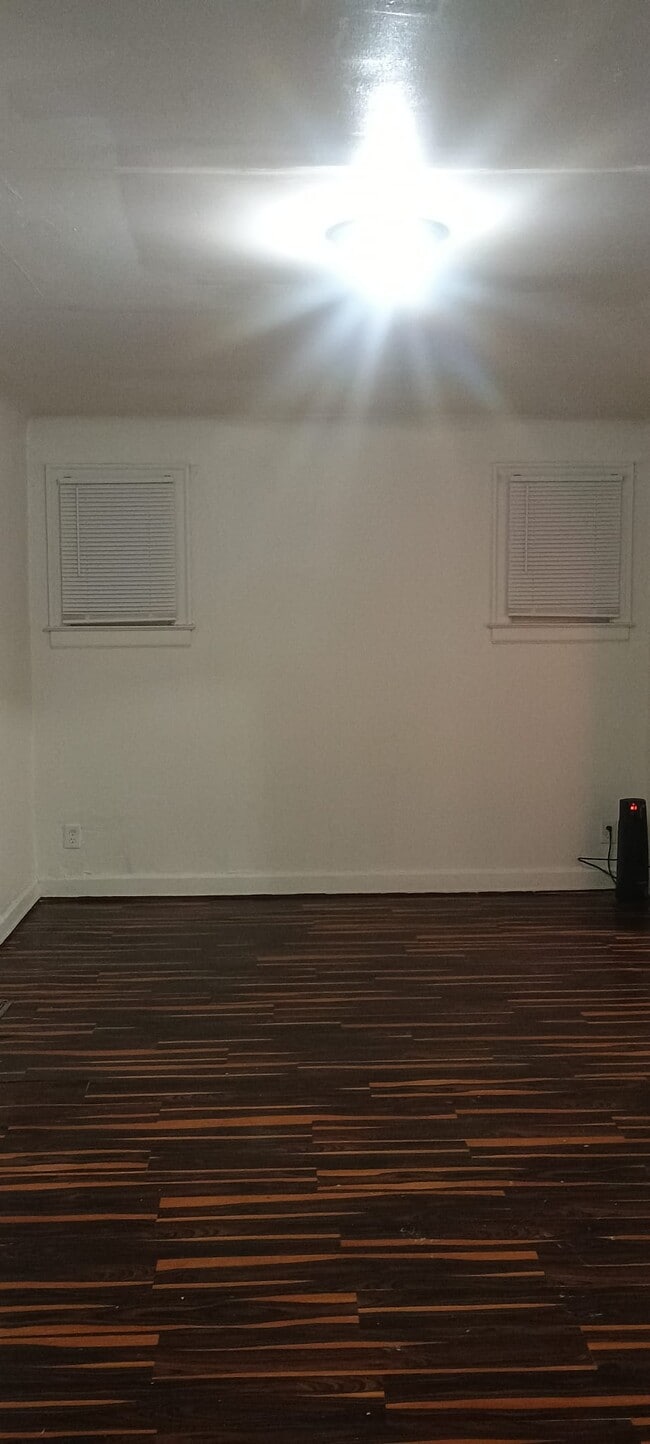 Photo - 20290 Annott Ave