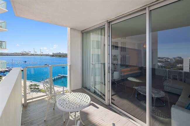 Photo - 1100 West Ave Unit 827