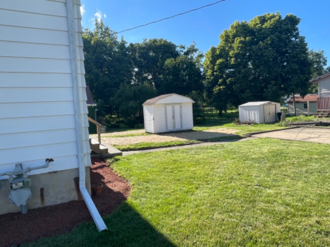 Photo - 112 E Main St