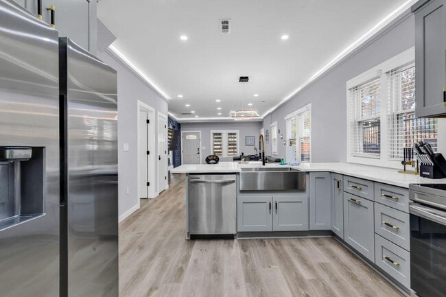 Photo - 830 Parkwood Ave Unit ID1268046P