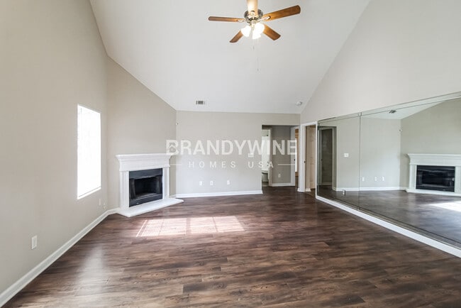 Photo - 4976 Truitt Ln