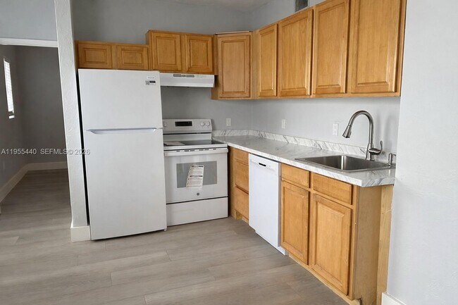 Photo - 1360 Collins Ave Unidad 203