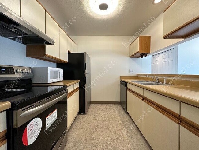 Photo - 1594 Bradley Dr