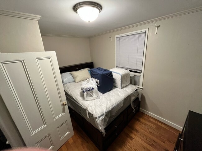 Photo - 47 Sheldon St