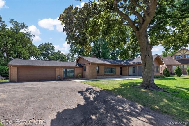 Photo - 2079 Klingensmith Rd