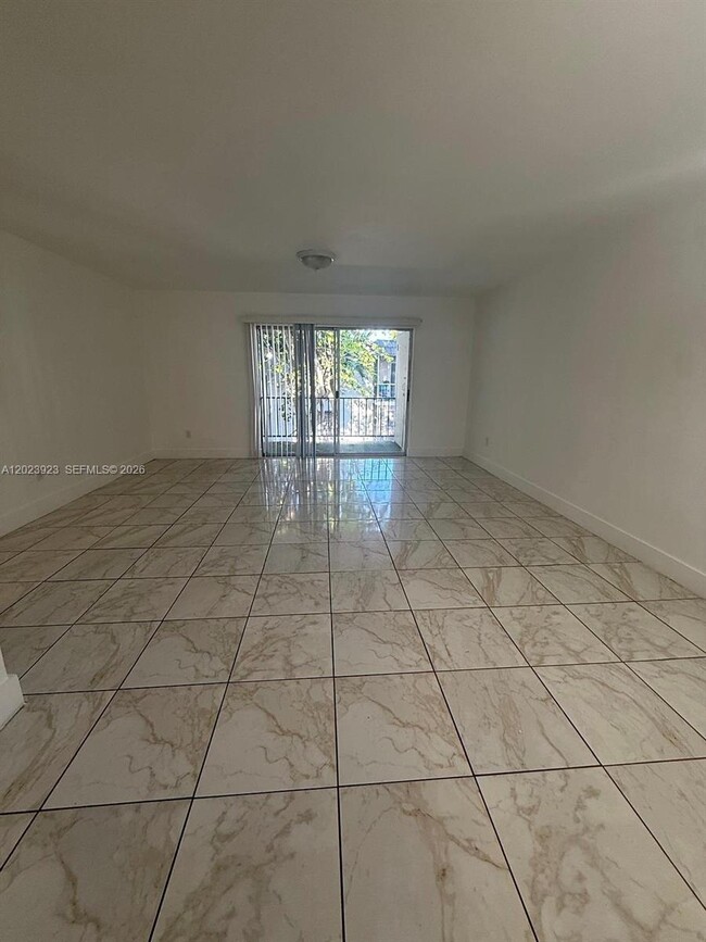 Photo - 10393 N Kendall Dr Unit U7