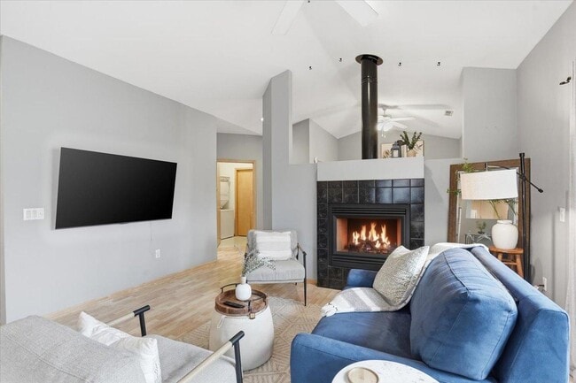 Photo - 1140 E Dayton St