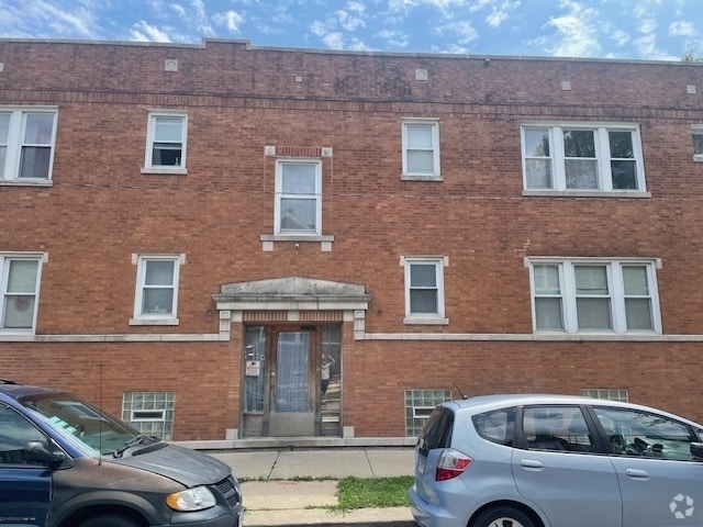 Building Photo - 3925 W Wellington Ave Unit 1F Rental