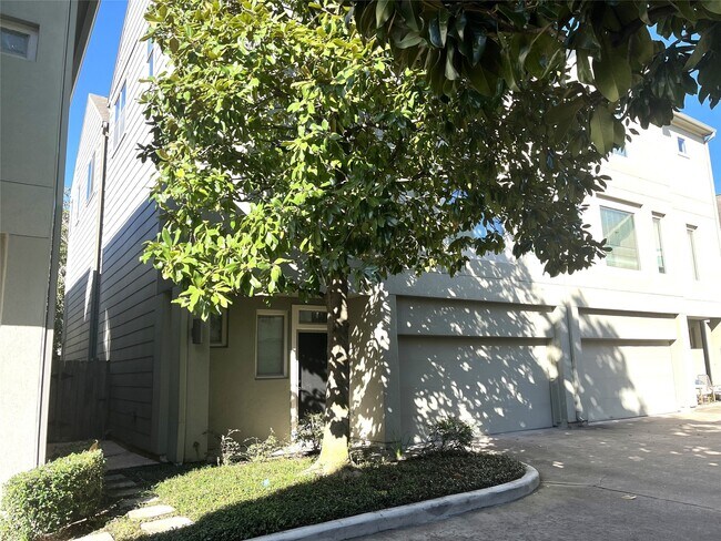 Photo - 4338 Center St