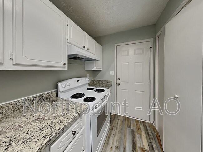 Photo - 110 Oakland Blvd