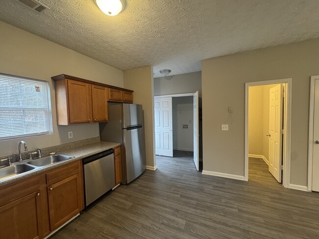 Photo - 1725 Carrington Dr