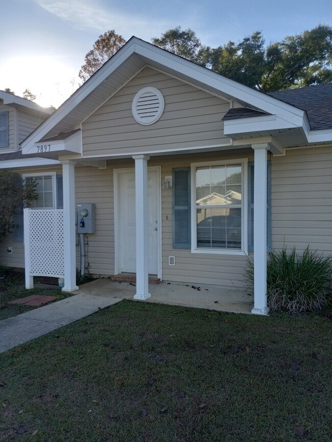 Photo - Cute patio home convenient to shopping and...