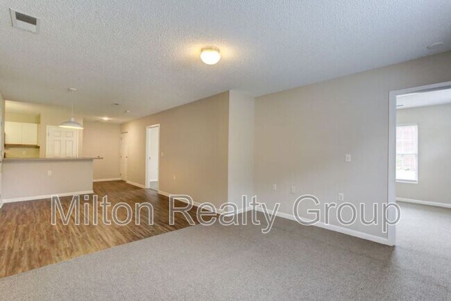 Photo - 44 Fantasy Ln Unit D