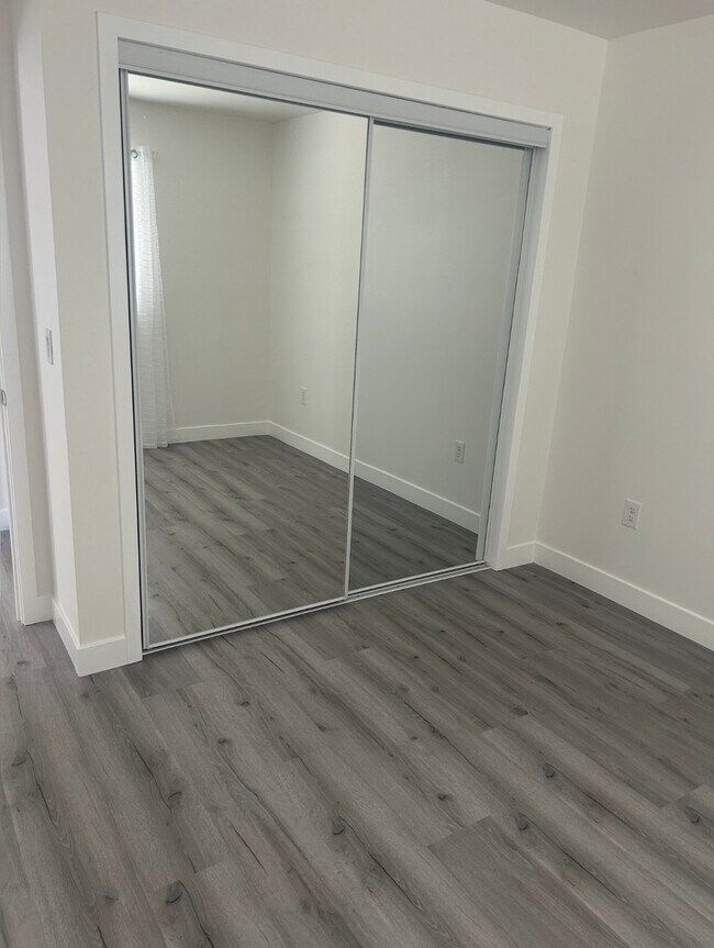 Photo - 218 E 83rd St