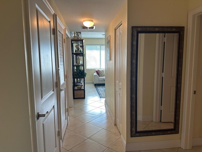 Photo - 815 NW Flagler Ave Unit 305