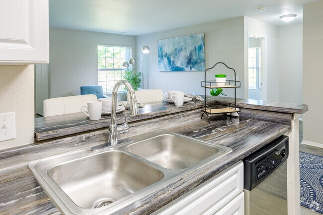 2HAB, 2BA - The Breslin, 1050 ft²