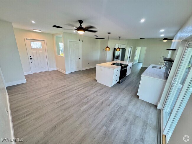Building Photo - 145 SW 28th Terrace Rental