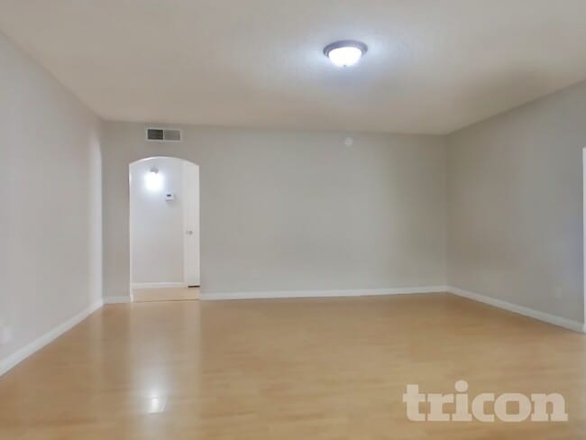 Photo - 3613 W Oakland St