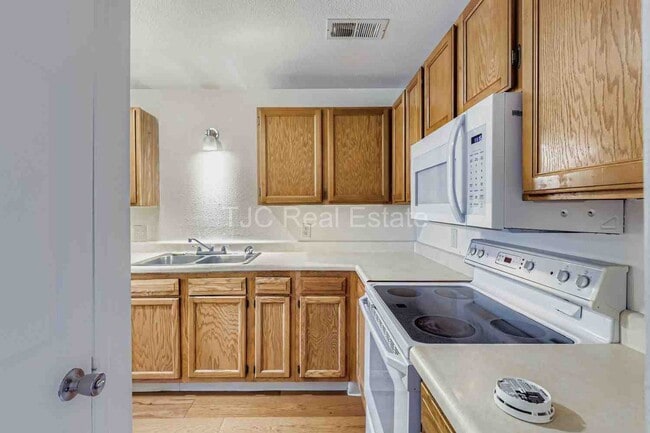Photo - 5620 W 80th Pl